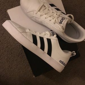 ADIDAS SNEAKERS